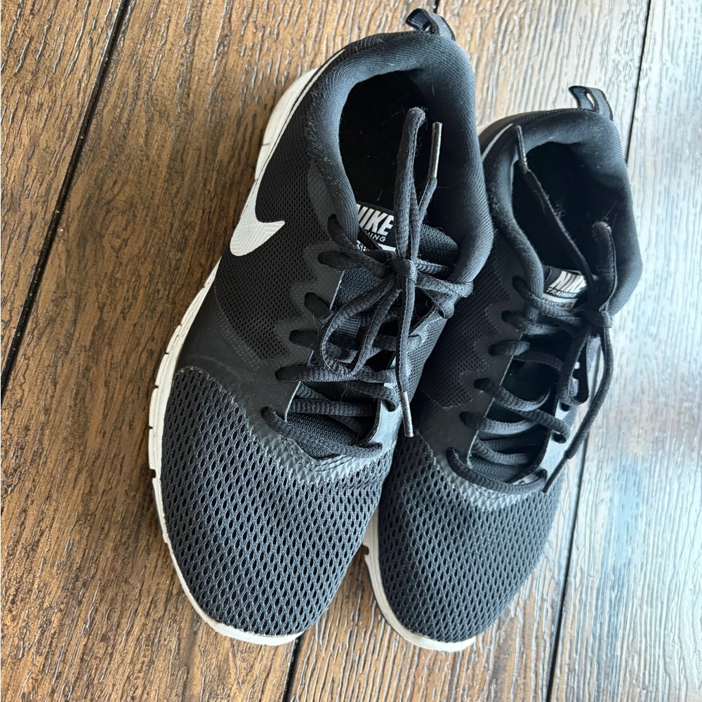 Nike Flex Essential TR Black 924344 size 7